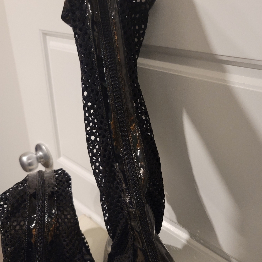 Boots - Picture 3 of 7